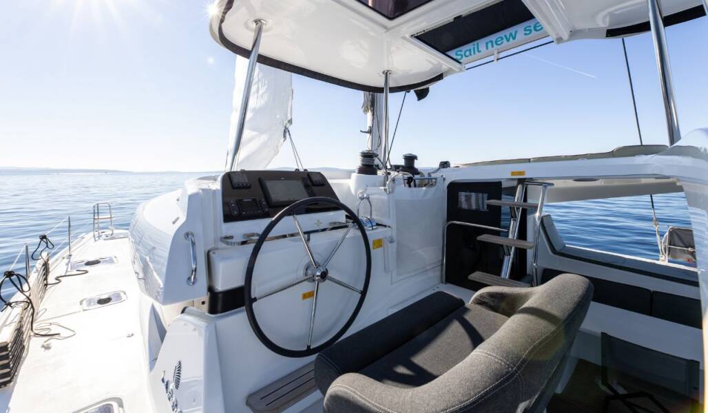 Lagoon 42