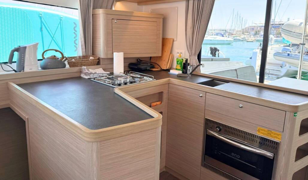 Lagoon 42