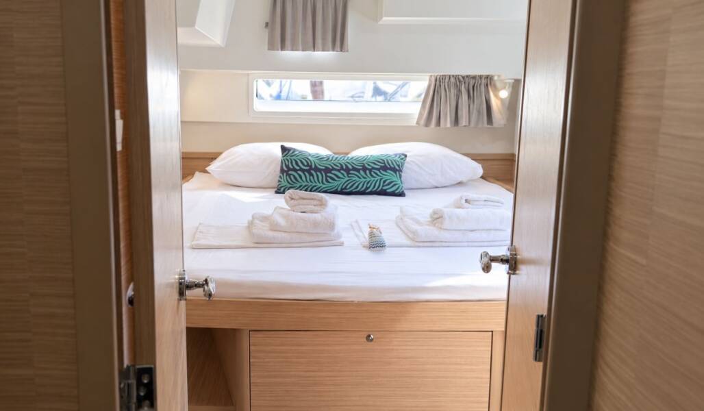Lagoon 42