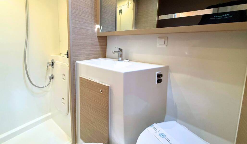 Lagoon 42