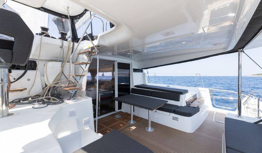 Lagoon 42