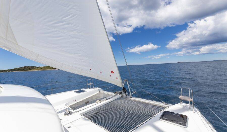 Lagoon 42