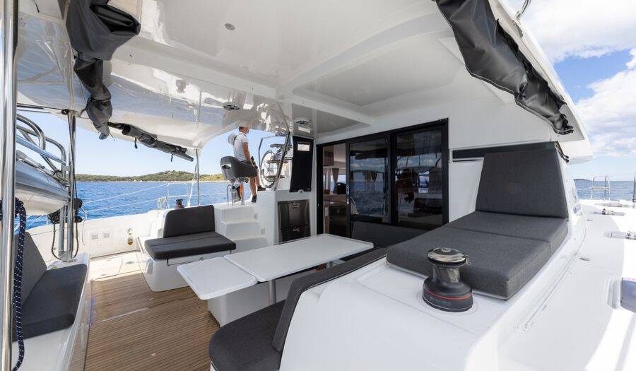 Lagoon 42