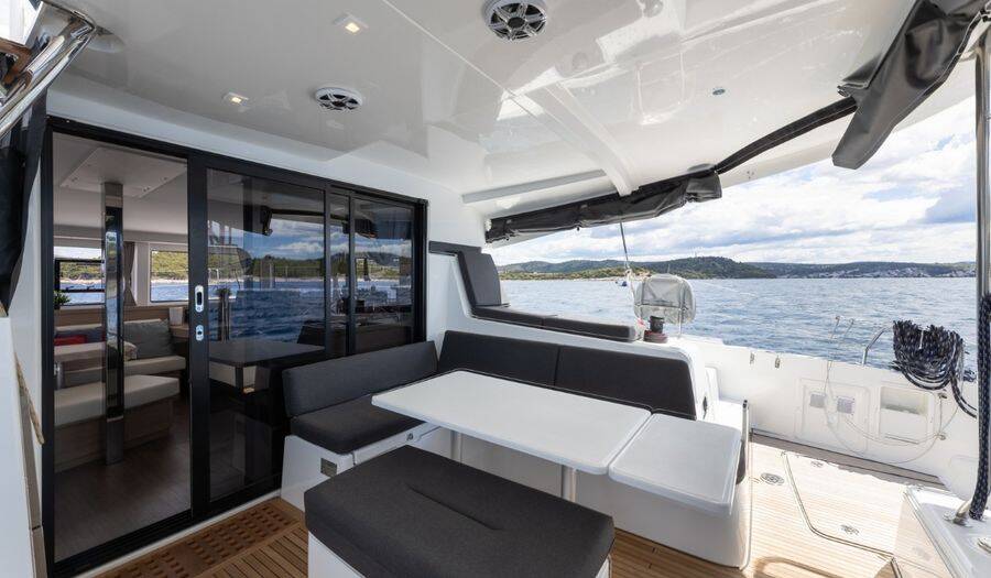Lagoon 42