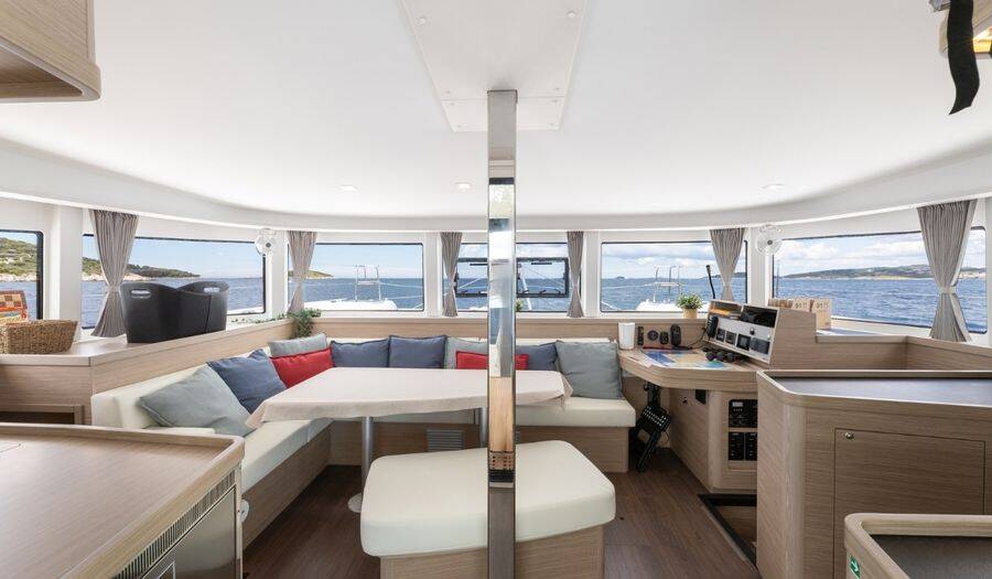 Lagoon 42