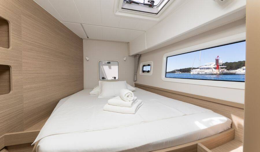 Lagoon 42
