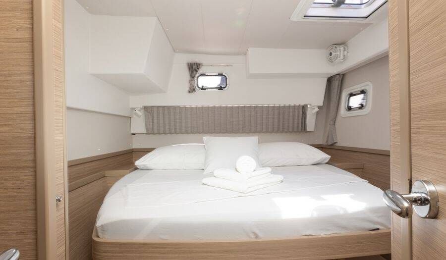 Lagoon 42