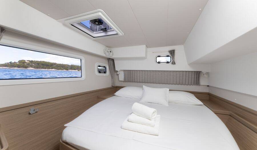 Lagoon 42