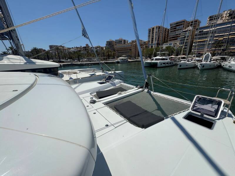 Lagoon 42