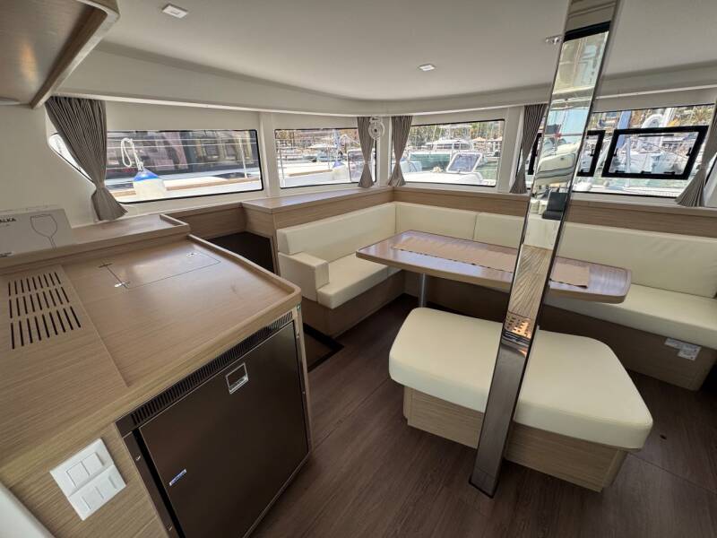 Lagoon 42