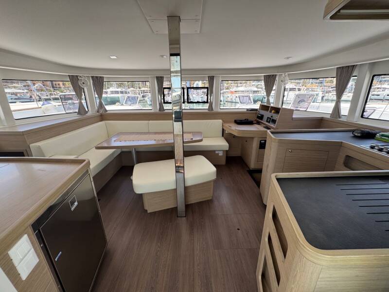 Lagoon 42
