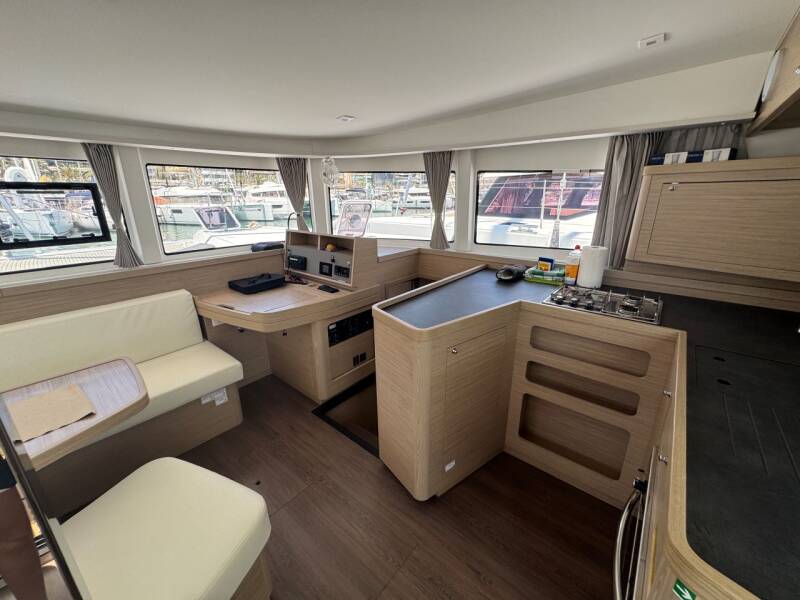 Lagoon 42