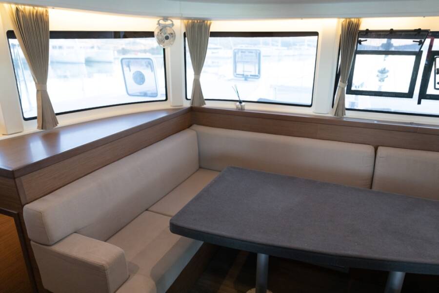 Lagoon 42