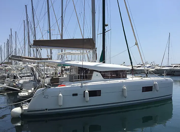 Lagoon 42