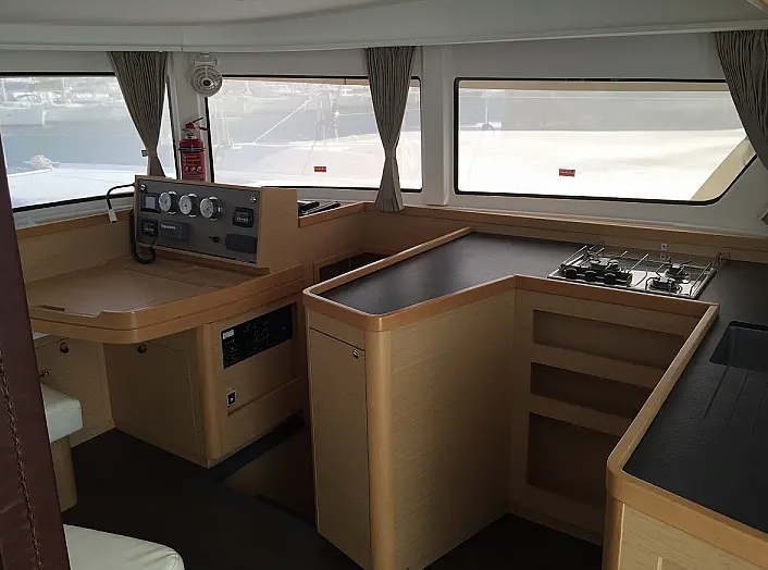 Lagoon 42