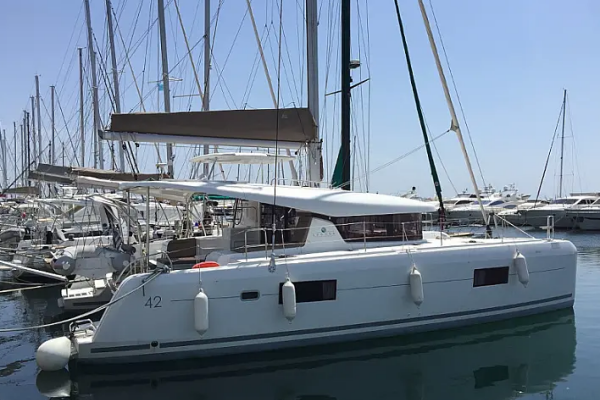 Lagoon 42