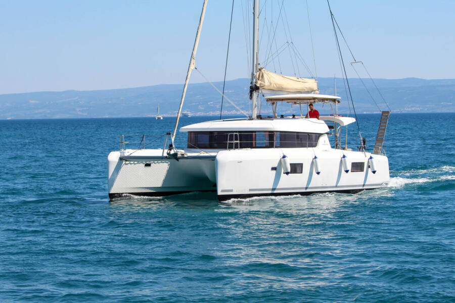 Lagoon 42