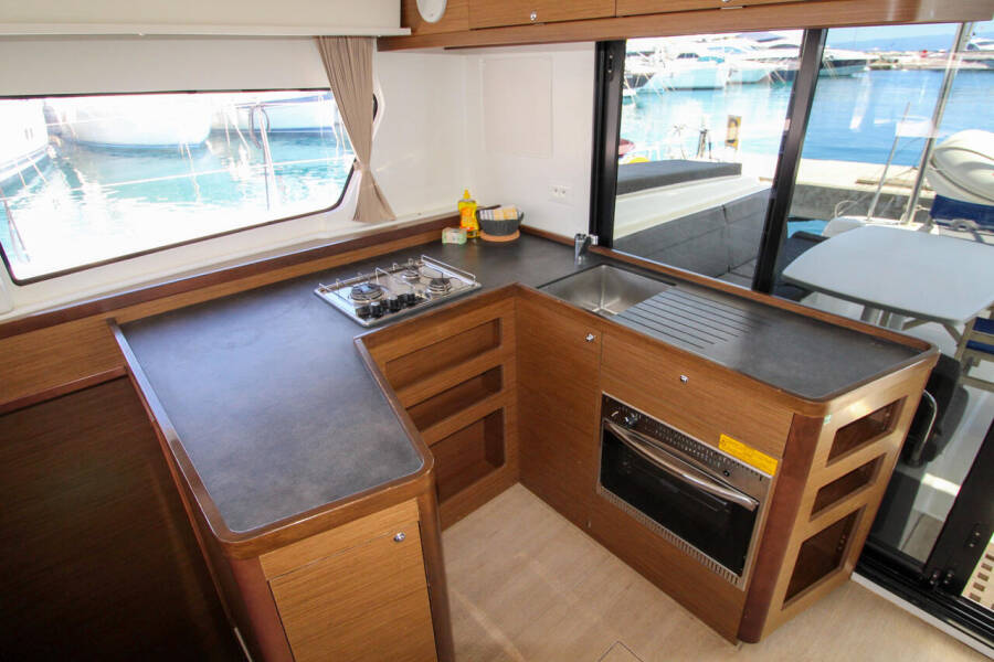 Lagoon 42
