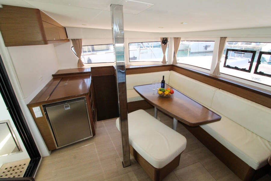 Lagoon 42