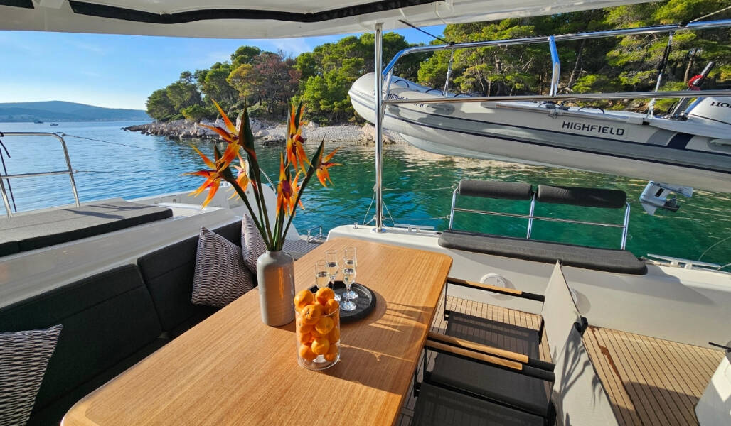Lagoon 42