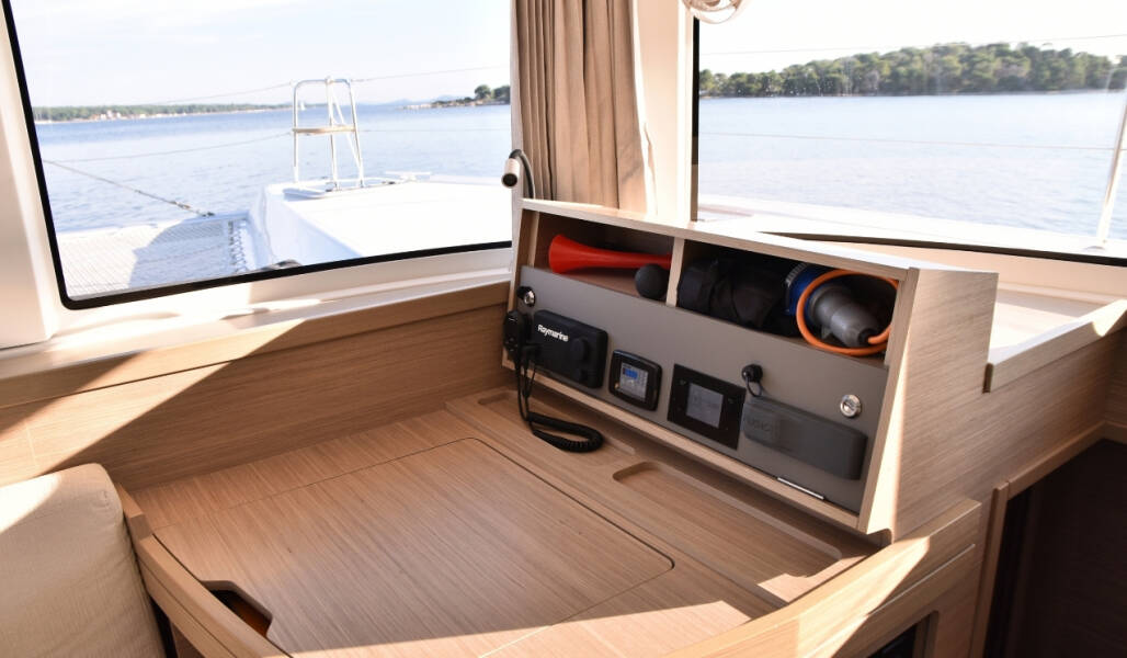 Lagoon 42
