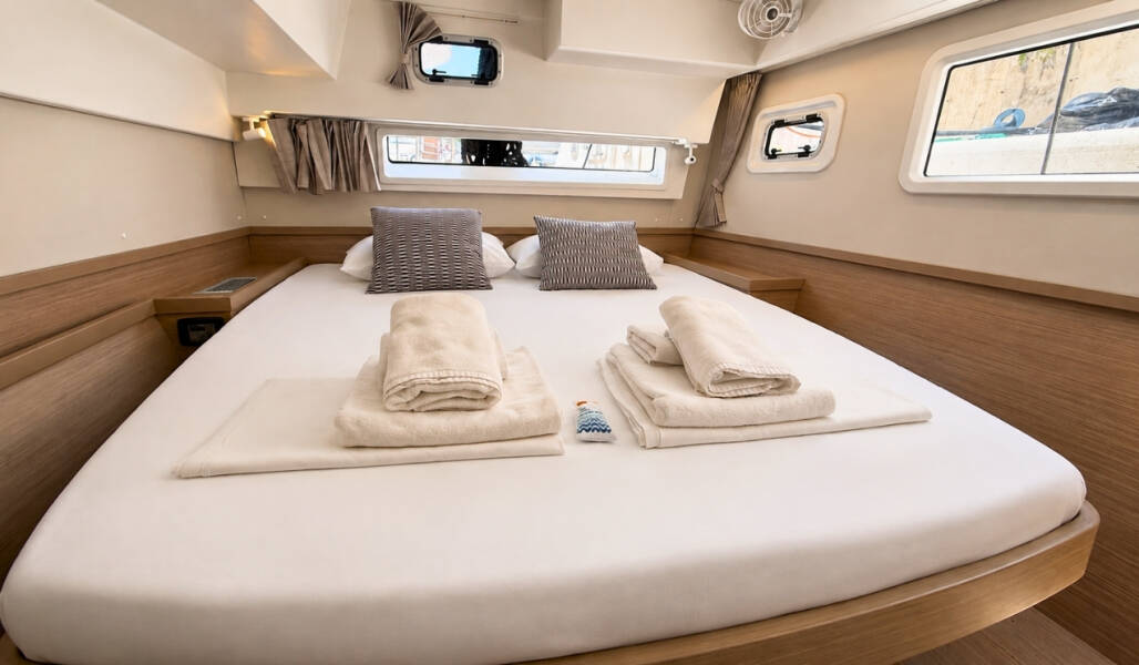Lagoon 42