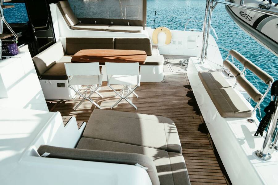 Lagoon 42