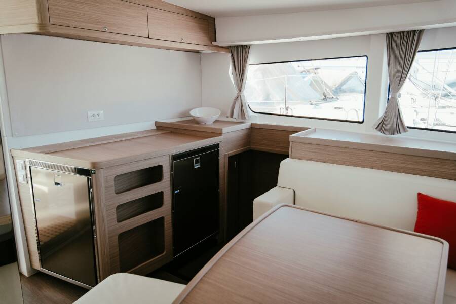 Lagoon 42