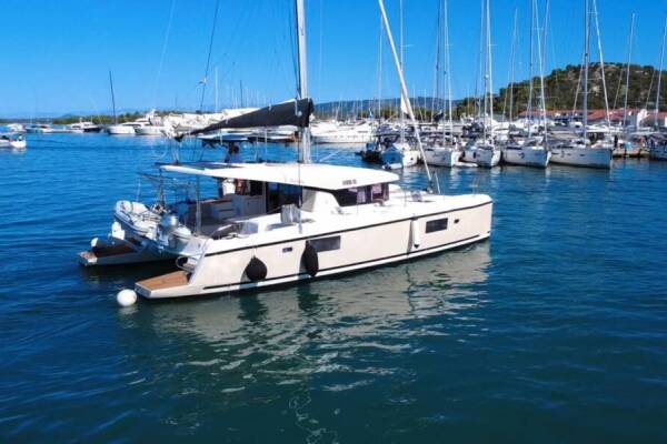Lagoon 42