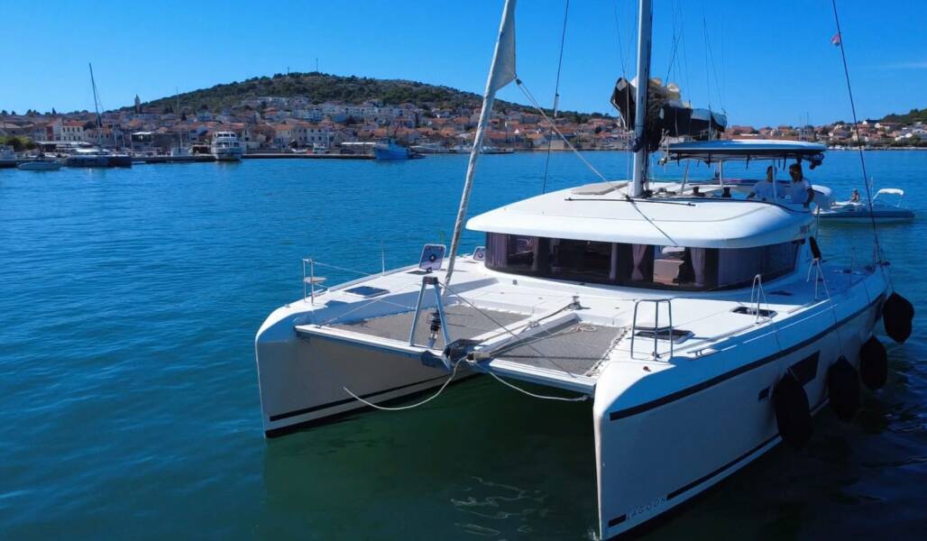 Lagoon 42