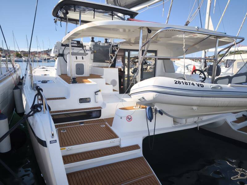 Lagoon 42