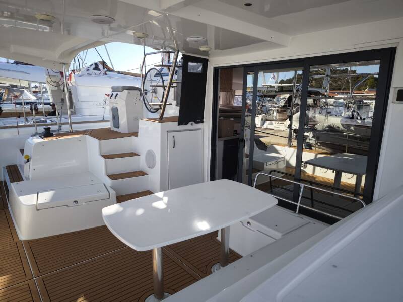 Lagoon 42