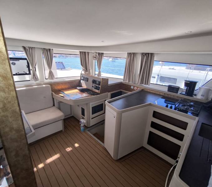 Lagoon 42