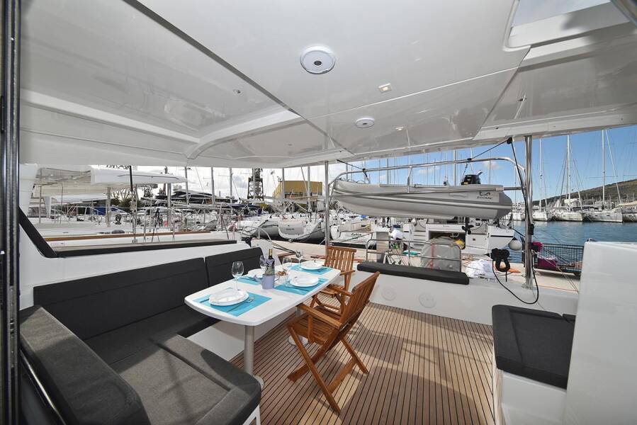 Lagoon 42
