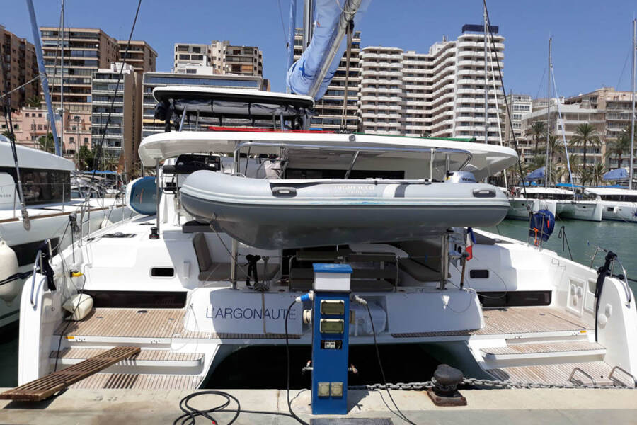 Lagoon 42
