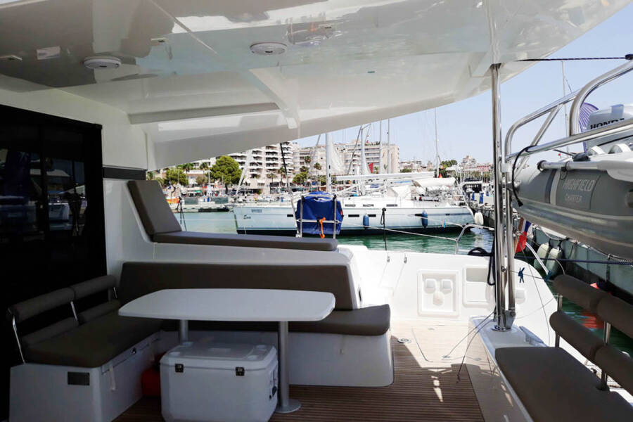 Lagoon 42