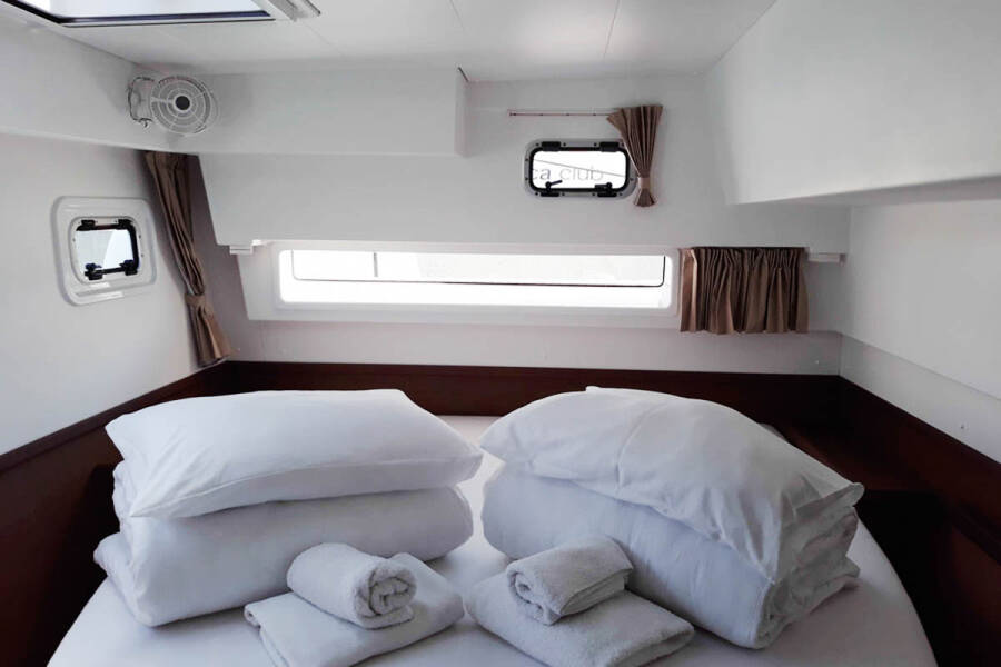 Lagoon 42