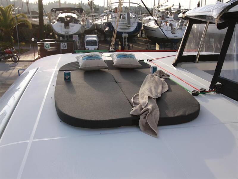Lagoon 42