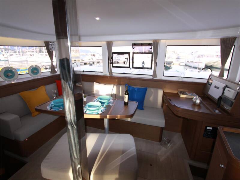Lagoon 42