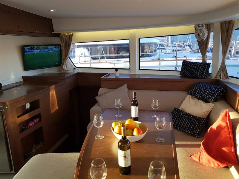 Lagoon 42