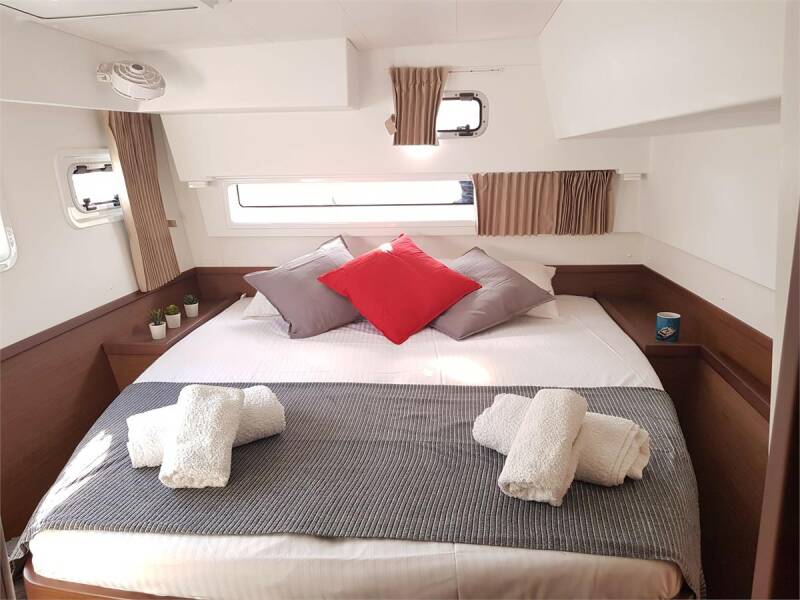 Lagoon 42