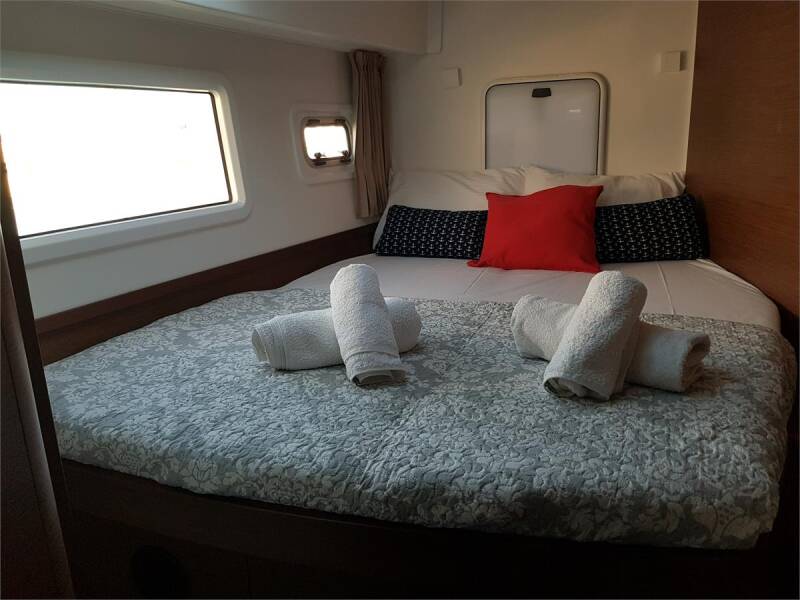 Lagoon 42