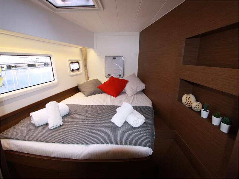 Lagoon 42