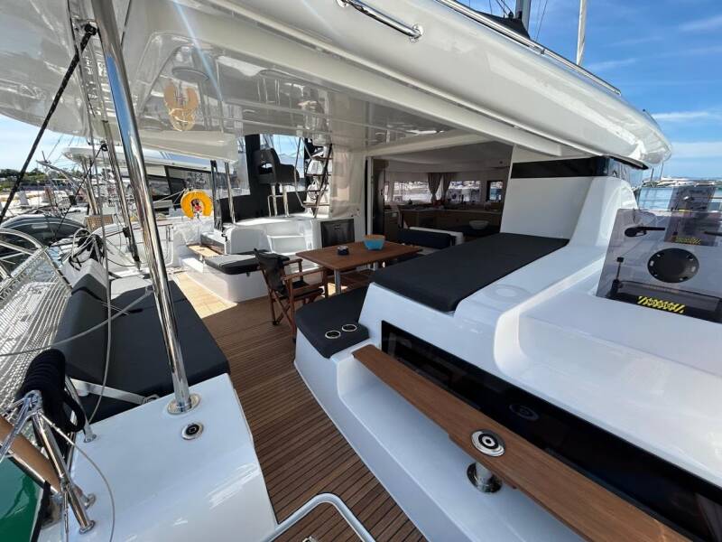 Lagoon 43