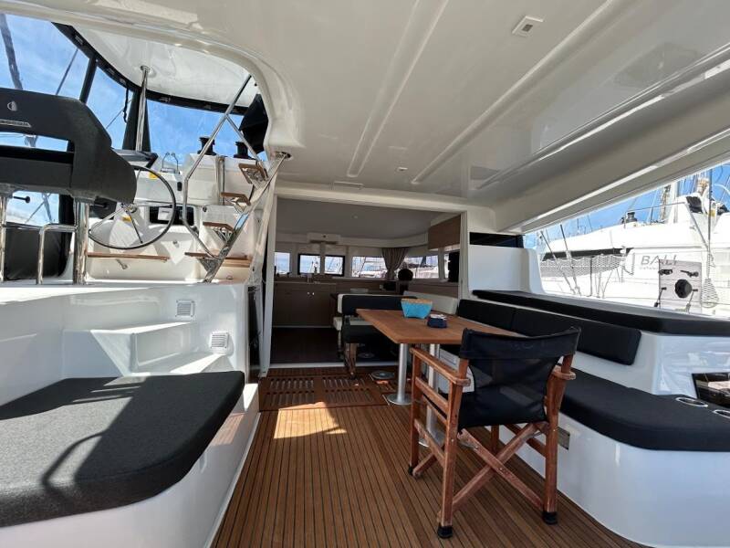Lagoon 43