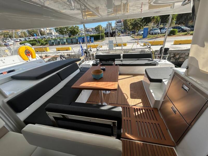 Lagoon 43