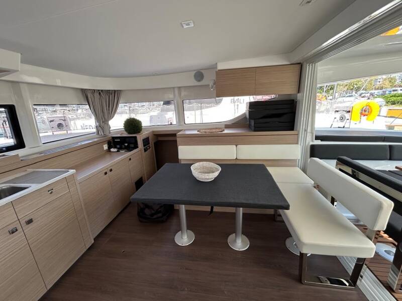 Lagoon 43