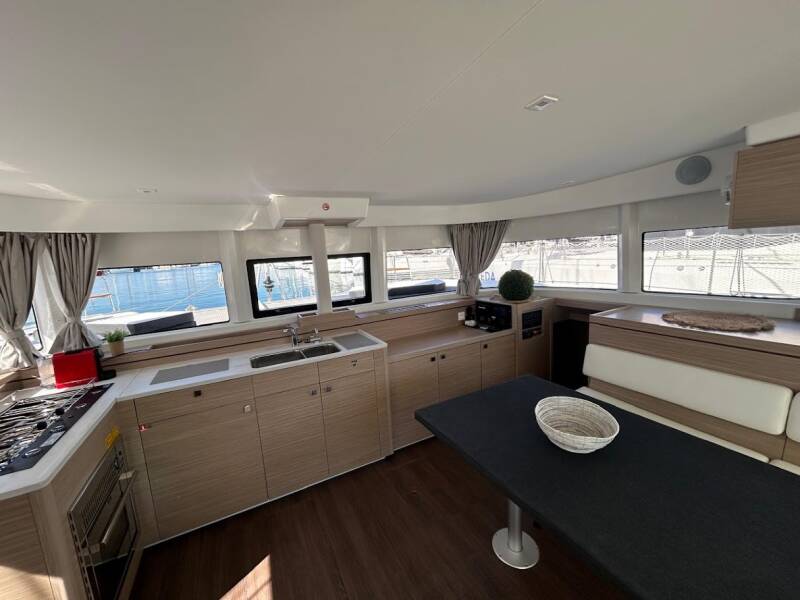 Lagoon 43