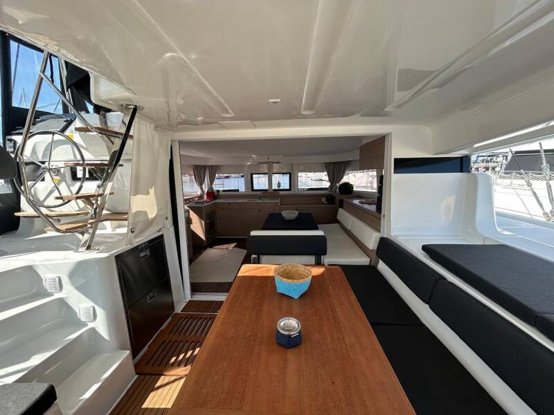 Lagoon 43
