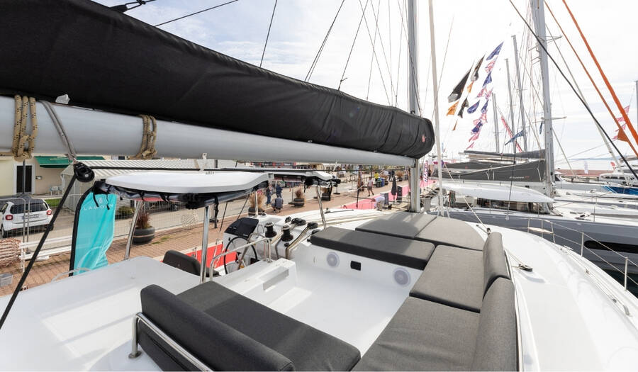 Lagoon 43